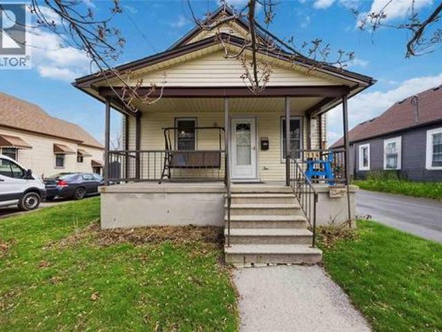 House for sale in Brights Grove, Ontario