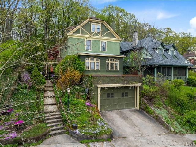 House for sale in Syracuse, New York