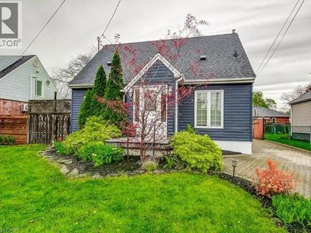 House for sale in Ancaster, Ontario
