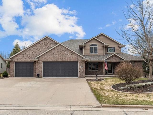 House for sale in Combined Locks, Wisconsin
