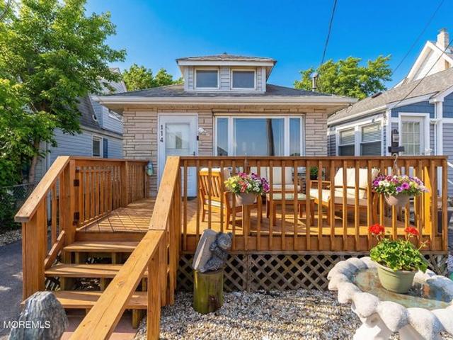House for sale in Cliffwood, New Jersey