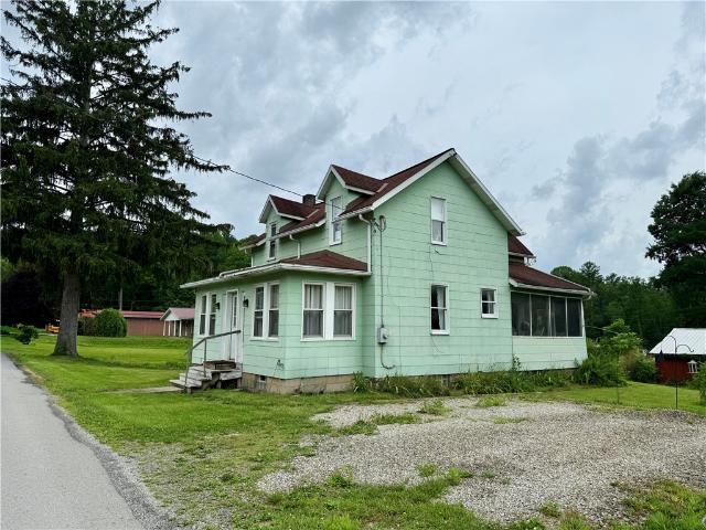 House for sale in Mill Run, Pennsylvania