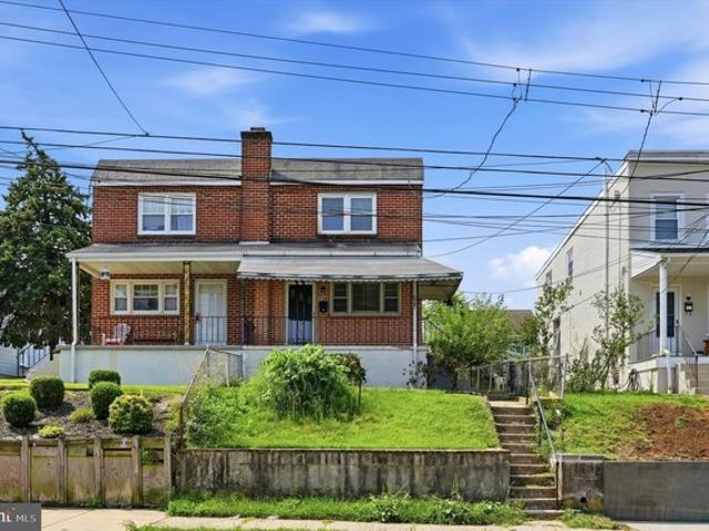Townhouse for sale in Bridgeport, Pennsylvania