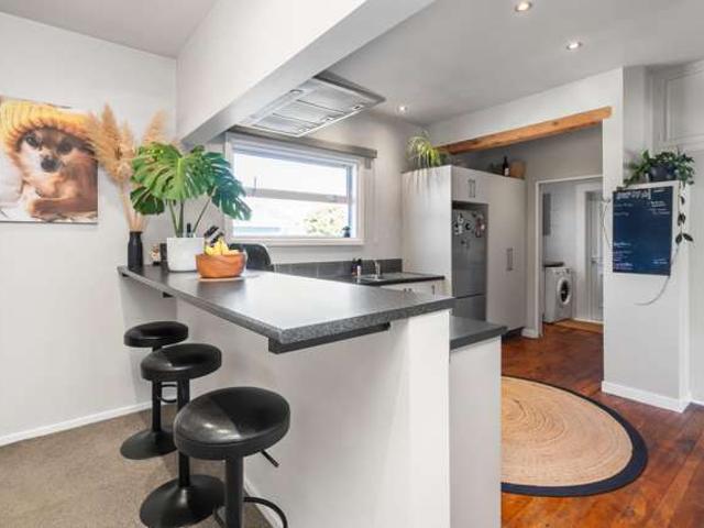 House for sale in Chaslands, Canterbury
