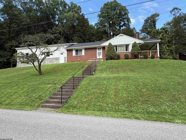 House for sale in Weston, West Virginia