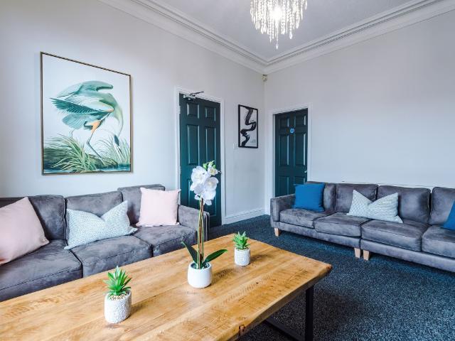 Apartment for rent in Hyde Park, Leeds