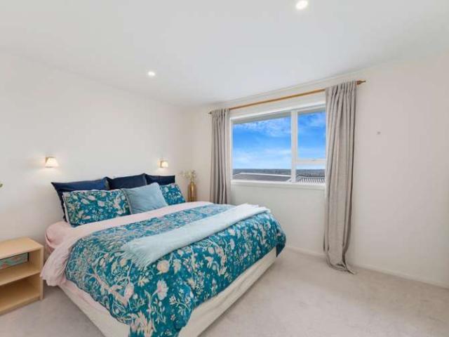 House for sale in Chaslands, Canterbury