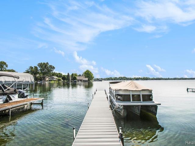 House for sale in Fenton, Michigan