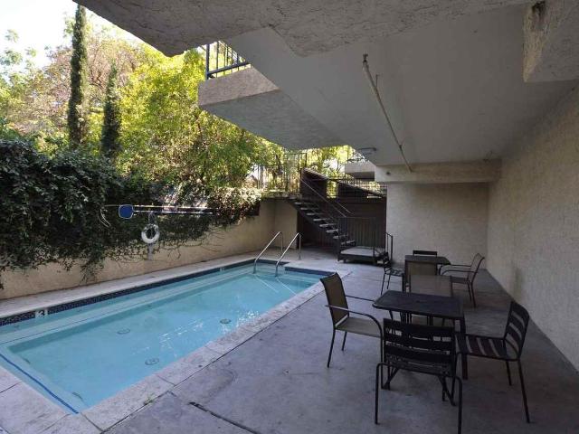 Apartment for rent in Canoga Park, California