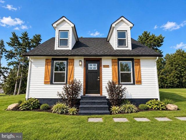House for sale in Orange, Orange County