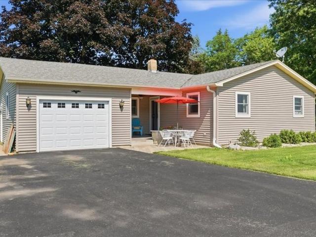 House for sale in Mchenry, Illinois