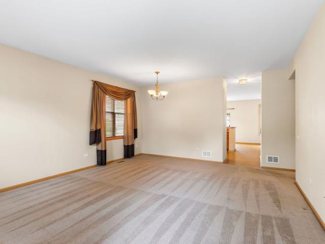 House for sale in Mchenry, Illinois