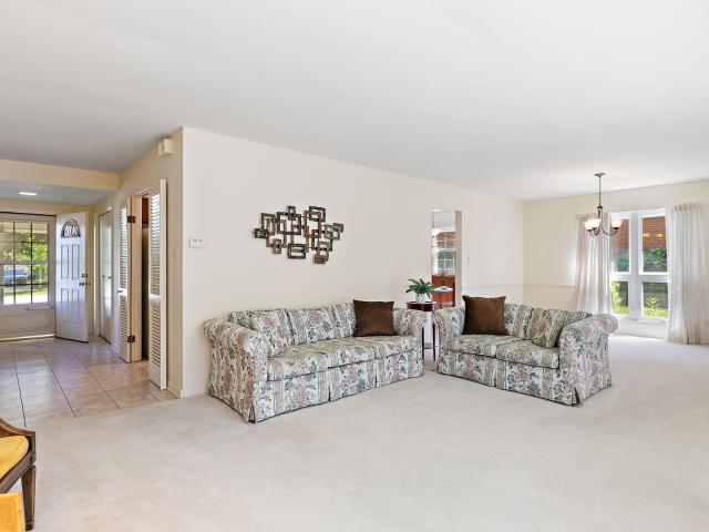 House for sale in Hoffman Estates, Illinois