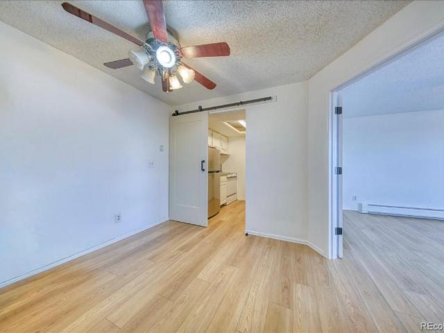 Condo for sale in Golden Ridge Condominiums, Golden