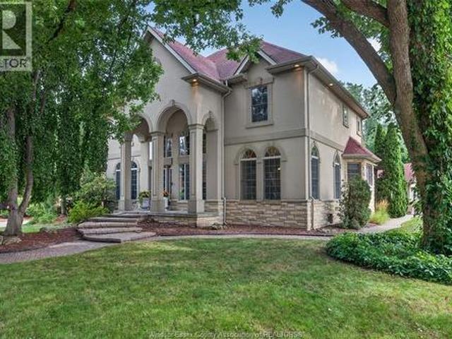 House for sale in Ontario