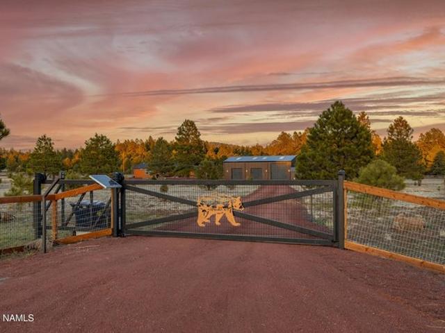 House for sale in Parks, Arizona