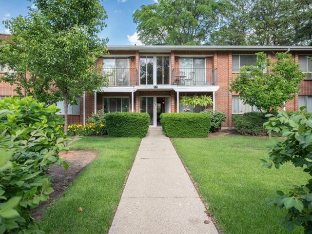 Condo for sale in Deerfield, Illinois