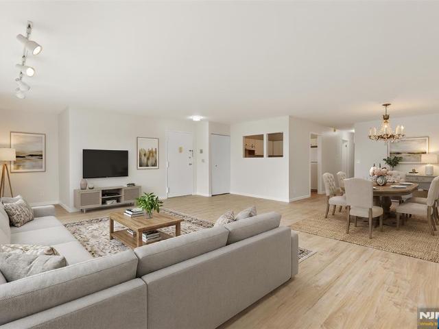 Condo for sale in Edgewater, New Jersey