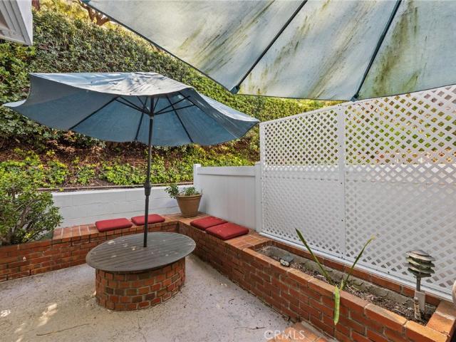 Townhouse for sale in Canoga Park, California