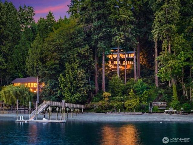 House for sale in Bainbridge Island, Washington