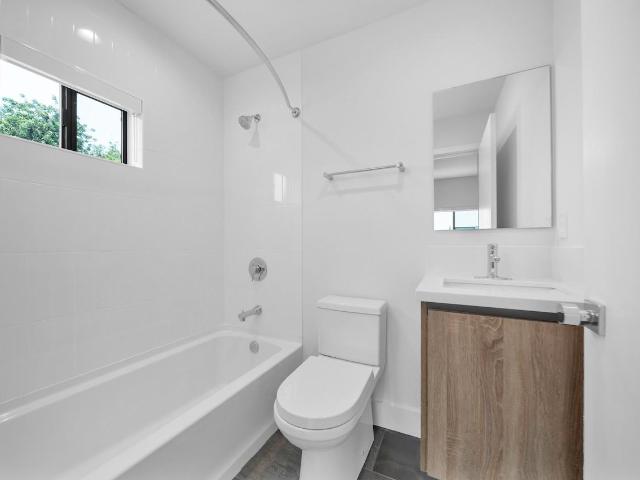 Apartment for rent in Canoga Park, California
