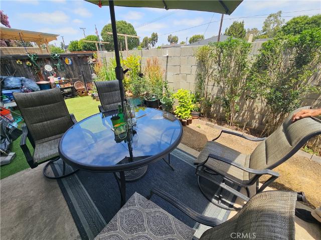 Townhouse for sale in Browning, Tustin