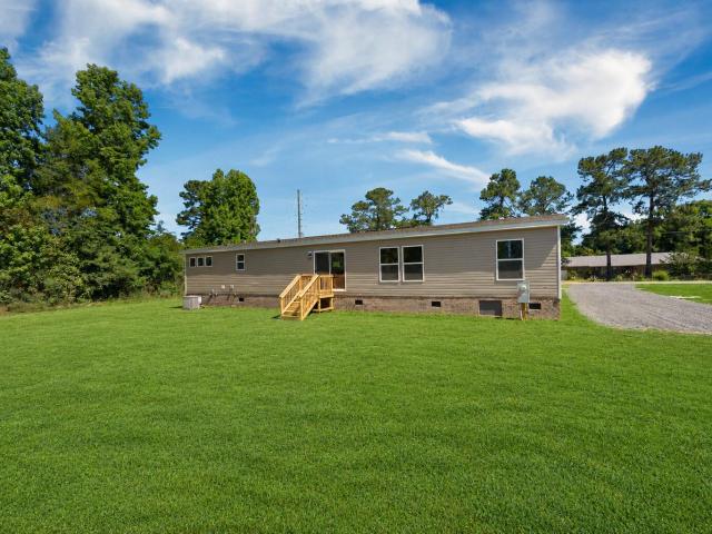 House for sale in Bonneau, South Carolina
