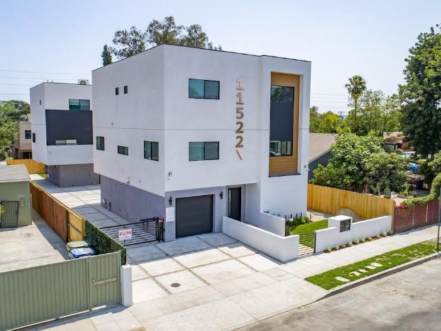 Apartment for rent in North Hollywood Neighborhood Council District, Canoga Park