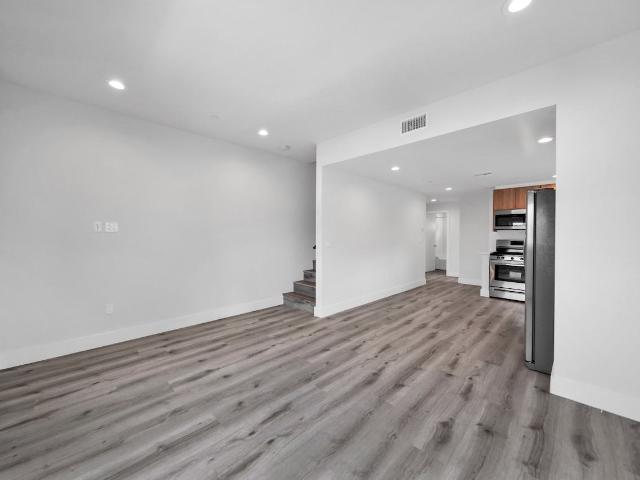 Apartment for rent in North Hollywood Neighborhood Council District, Canoga Park