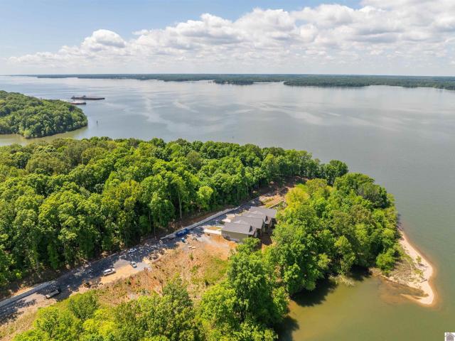 Townhouse for sale in Grand Rivers, Kentucky