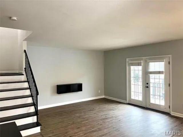 Townhouse for sale in Creve Coeur, Missouri