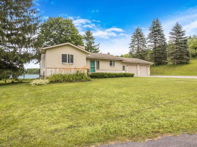 House for sale in Maple City