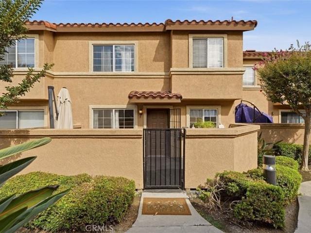 Townhouse for sale in Santa Fe Springs, California