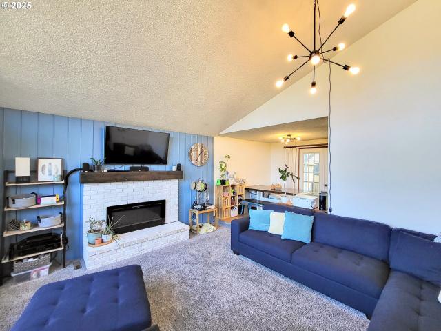 House for sale in Creswell, Oregon