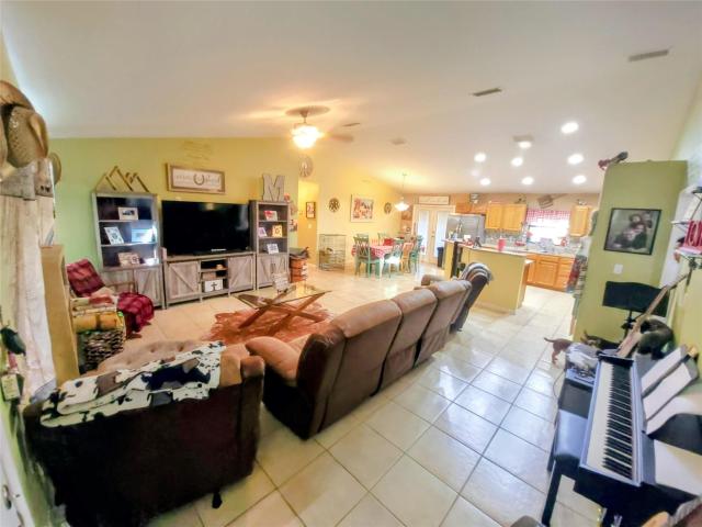 House for sale in Moore Haven, Florida