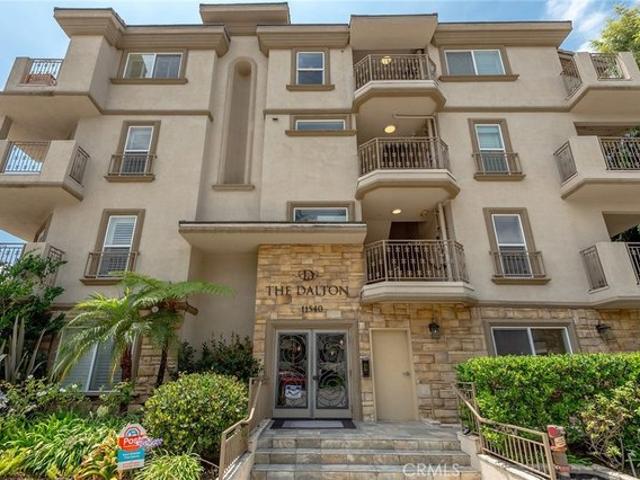 Townhouse for sale in Studio City Neighborhood Council District, Canoga Park