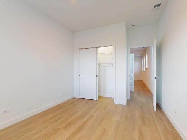 Apartment for rent in Chicago Park, Illinois