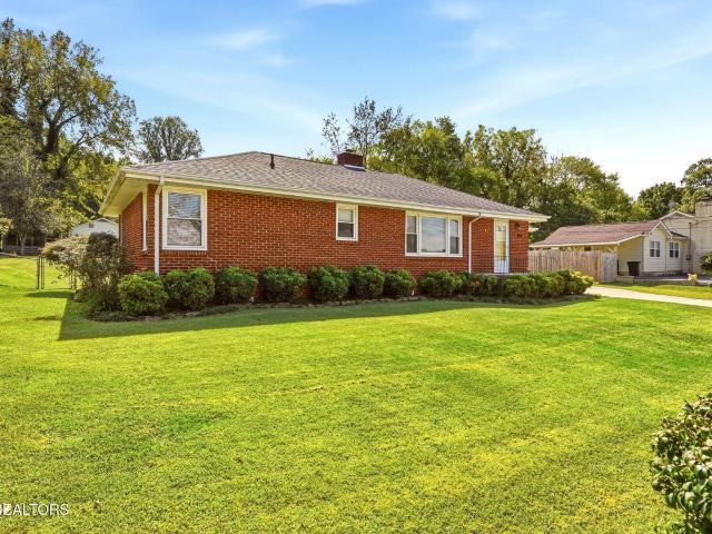 House for sale in Laddie Village, Kingston