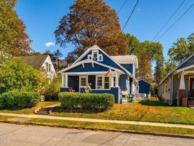 House for sale in Niskayuna, New York