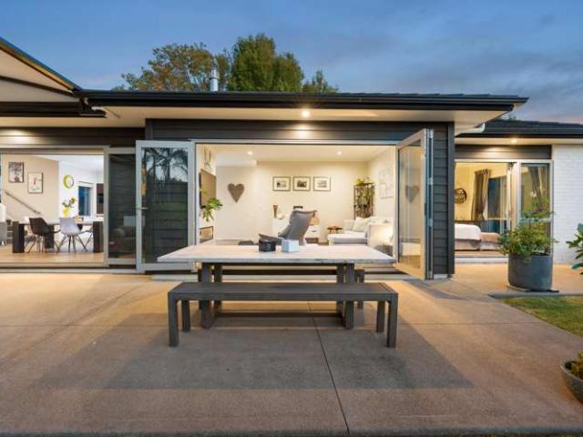 Property for sale in Paremoremo