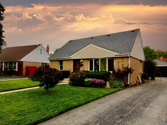 House for sale in Alsip, Illinois