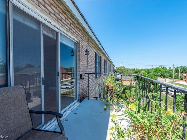 Condo for sale in Westlake, Ohio