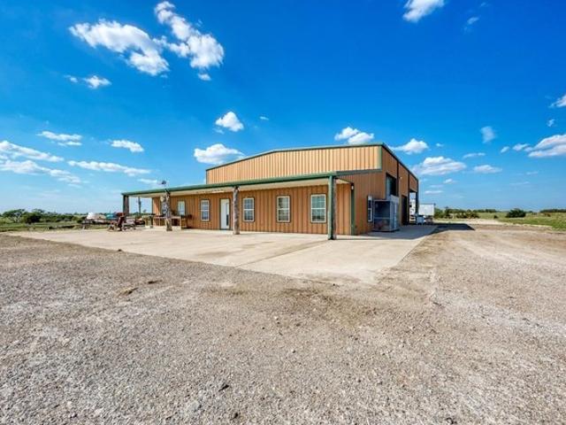 Farm for sale in Oglesby, Texas