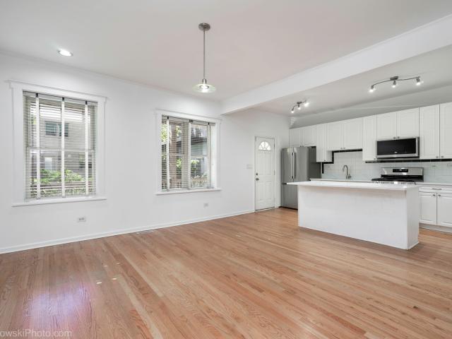 Condo for sale in Woodlawn, Chicago