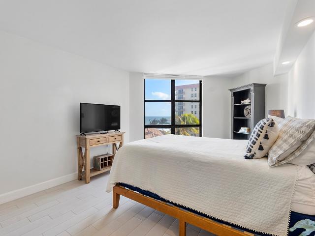 Condo for rent in Hillsboro Beach