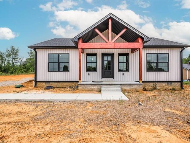 House for sale in Oakland, Kentucky