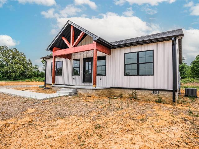 House for sale in Oakland, Kentucky