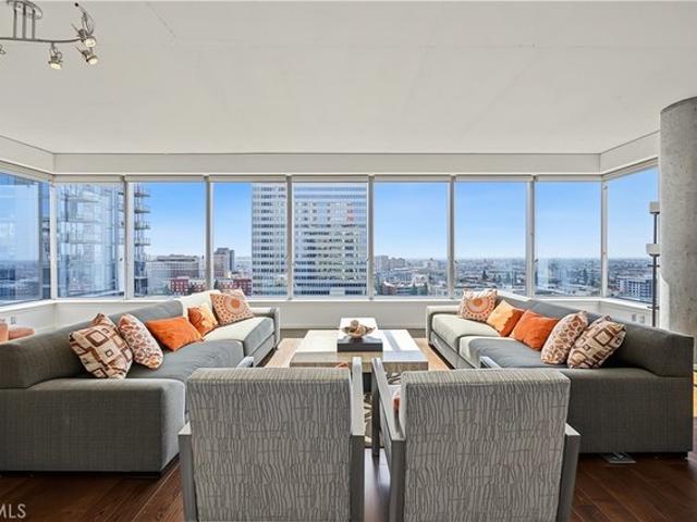 Condo for sale in Los Angeles, Los Angeles County
