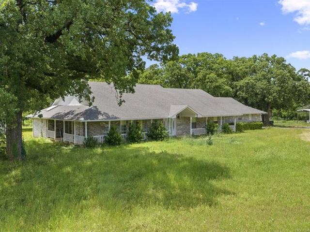 Farm for sale in Marietta, Love County