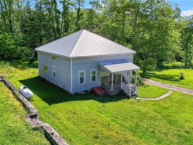 House for sale in Mills Mills, Town of Hume